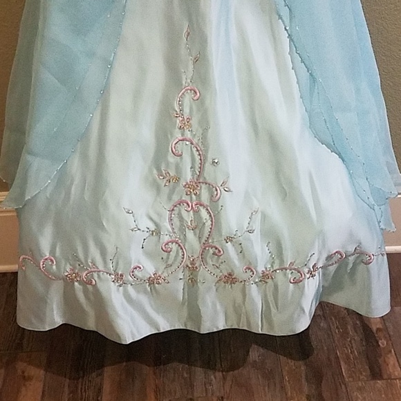 Cinderella prom dress - Picture 3 of 6